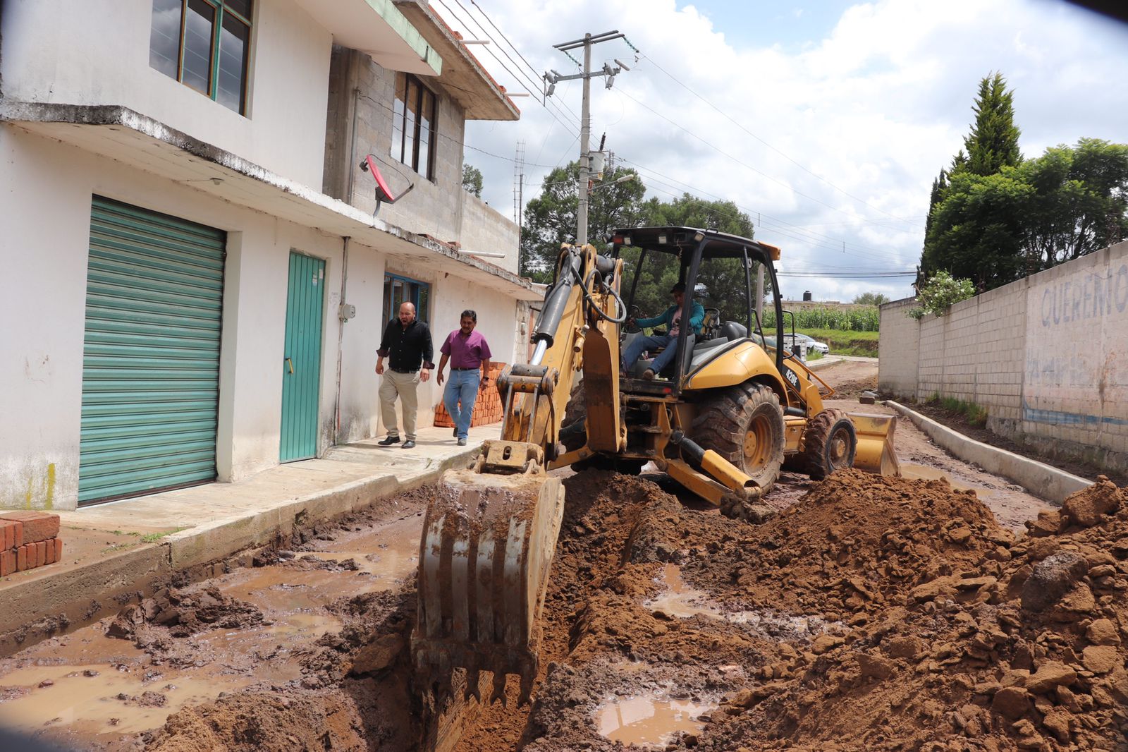 Beneficia Ayuntamiento de Tzompantepec a más de 2 mil personas con obra en la calle Cuauhtémoc